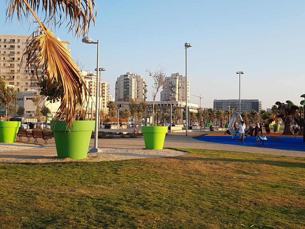 Spat Hotel Ashdod Exterior photo